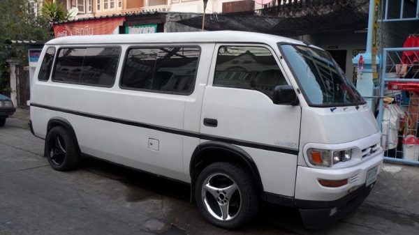 ขายรถตู้ THAIRUNG  ดีเซล 2500 CC. Terbo  113 แรงม้า พวงมาลัยเพาเวอร์