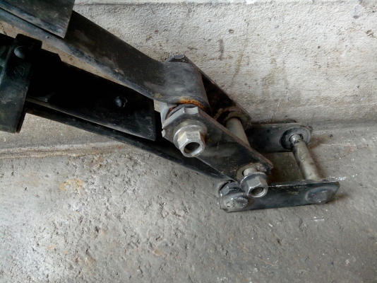 ขายแหนบเดิมๆ ครบชุด ของรถกระบะ ISUZU 4 ประตู HILANDER ปี 10 ขายแหนบเดิมๆ ครบชุด ของรถกระบะ ISUZU 4 ประตู HILANDER ปี 10