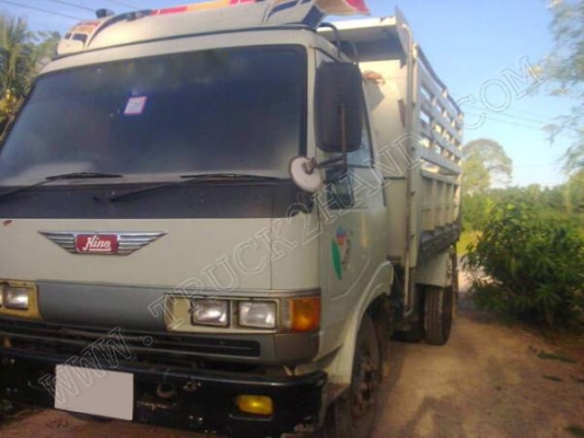 รถบรรทุก 6 ล้อ ยี่ห้อ HINO รุ่น FC 120 แรงม้า