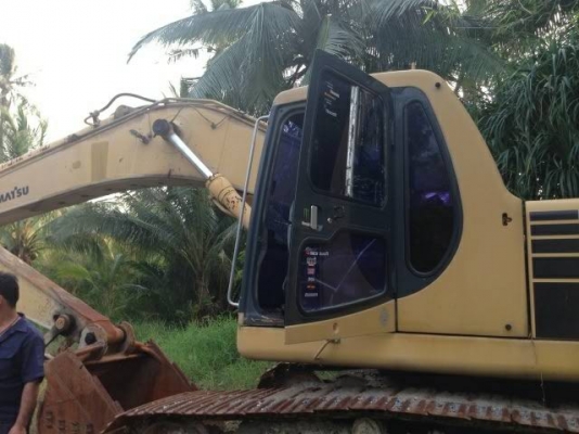 KOMATSU PC300-6 ไฟฟ้าครบ ใช้งาน1XXXXช.มเล่มทะเบียน