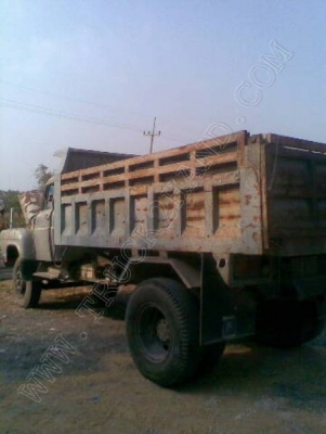 รถบรรรทุก 6 ล้อดั๊มพ์ หัวยาว ยี่ห้อ ISUZU