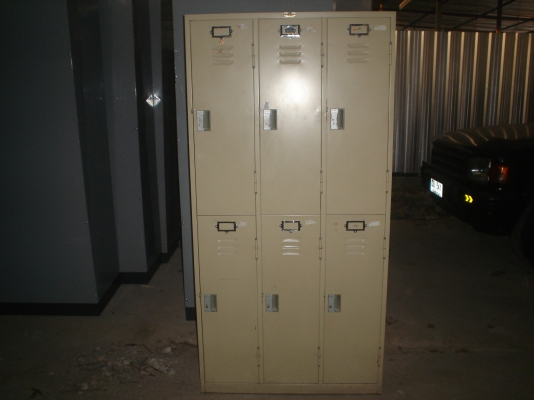 ตู้ล็อกเกอร์  หนาแข็งแรง    ไม่ผุ  ใหม่มาก ขายใบละ3700บาท