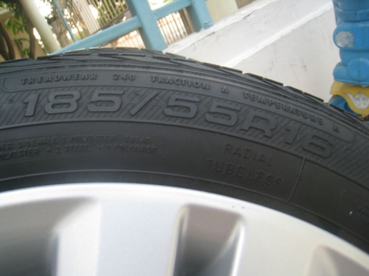 ขายล้อแม็กเดิม Honda Jazz 16"x6" 4รู 100+ยางปี 10 (081-3747940)