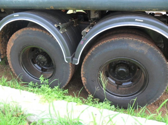 Hino + Isuzu Hino + Isuzu