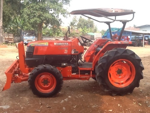 คูโบต้า L4508 4 WD 2 เพลาใบมีดดันหน้าตราช้าง พร้อมใช้งานครับ