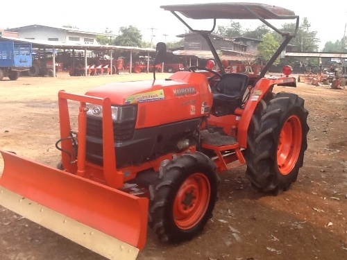 คูโบต้า L4508 4 WD 2 เพลาใบมีดดันหน้าตราช้าง พร้อมใช้งานครับ