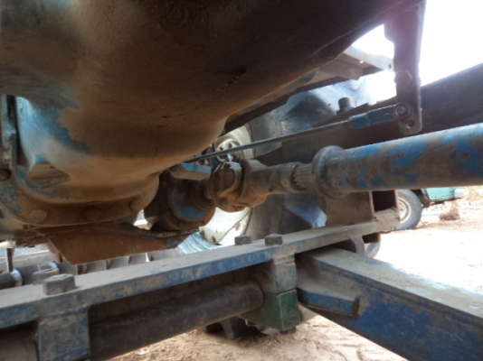 ขายรถไถฟอร์ด 2เพลาราคาถูกๆ ภาษีเต็มเล่มพร้อมโอน  สภาพพร้อมใช้คับ