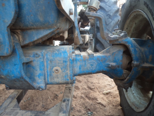 ขายรถไถฟอร์ด 2เพลาราคาถูกๆ ภาษีเต็มเล่มพร้อมโอน  สภาพพร้อมใช้คับ