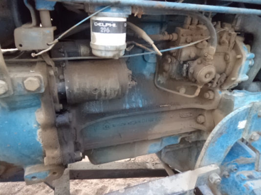 ขายรถไถฟอร์ด 2เพลาราคาถูกๆ ภาษีเต็มเล่มพร้อมโอน  สภาพพร้อมใช้คับ