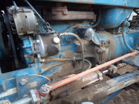 ขายรถไถฟอร์ด 2เพลาราคาถูกๆ ภาษีเต็มเล่มพร้อมโอน  สภาพพร้อมใช้คับ