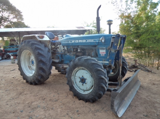 ขายรถไถฟอร์ด 2เพลาราคาถูกๆ ภาษีเต็มเล่มพร้อมโอน  สภาพพร้อมใช้คับ