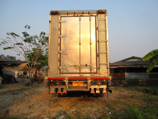 ขาย10ล้อบรรทุกตู้เย็น 1เพลา