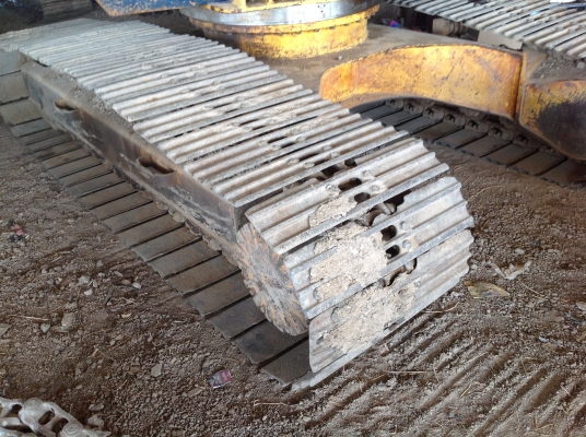 ขายโซ่ พร้อมใบแทร็ค ของแท้นอกพร้อมถอดให้ ของKOMATSU PC 200-5 สนใจติดต่อโดยตรง 081-4283210 ขายโซ่ พร้อมใบแทร็ค ของแท้นอกพร้อมถอดให้ ของKOMATSU PC 200-5 สนใจติดต่อโดยตรง 081-4283210