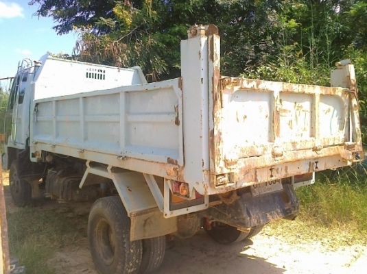 ISUZU ROCKY 185 HP 6BG1 TURBO หกล้อดั๊มพ์ กระบะดั๊มพ์เหล็ก 6 ตันยาว 3.60 เมตร เครื่องแน่นแรงดี ภายในเก๋งคอนโซลครบพร้อมไม่มีผุกร่อน แอร์เย็น พวงมาลัยเพาเวอร์ ช่วงล่างเบรคทริ๊ปฟี้ คัชซีสวยไม่มีดามไม่มีปะ ยาง 8.25 ขอบ 16 สภาพดีพร้อมใช้งาน เอกสารทะเบียนภาษีคร