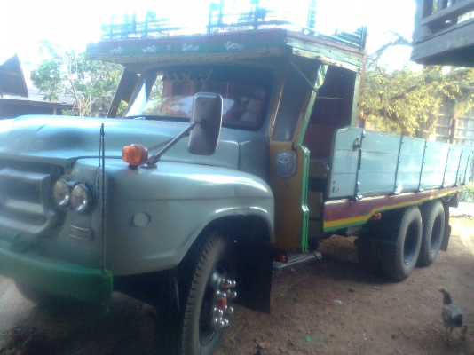 สิบล้อคอกไม้ EH 700 เพลาเดียว