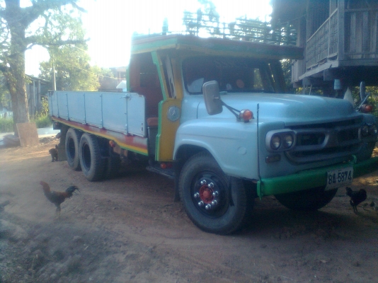 สิบล้อคอกไม้ EH 700 เพลาเดียว