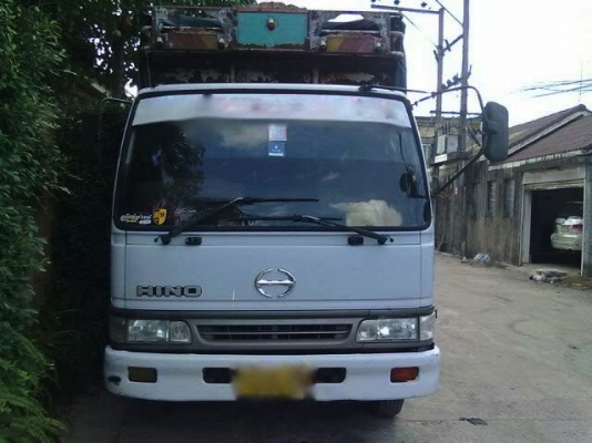 รถฮีโน่ 6 ล้อ รั่ว  FC4J  145 แรงม้า  ปี 40  สนใจติดต่อ 081 - 6079515