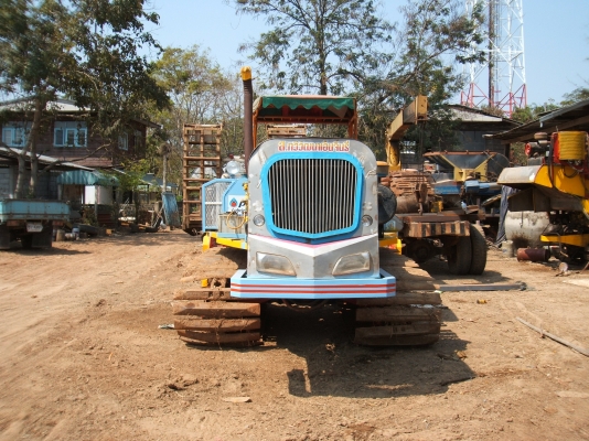 ขายด่วน รถตีดิน ส.ทวี เครื่อง EK100  - 280 แรงม้า ตัวเดิน 12 HT  ปั้มไดกิ้นเบอร์ 22 โซ่ใหม่ ลอนเลอร์ใหม่  สภาพดี พร้อมใช้  ไม่ต้องซ่อม ใช้งานได้เลย ต้องการขายเพื่อเลิกกิจการ