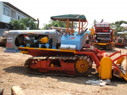 ขายด่วน รถตีดิน ส.ทวี เครื่อง EK100  - 280 แรงม้า ตัวเดิน 12 HT  ปั้มไดกิ้นเบอร์ 22 โซ่ใหม่ ลอนเลอร์ใหม่  สภาพดี พร้อมใช้  ไม่ต้องซ่อม ใช้งานได้เลย ต้องการขายเพื่อเลิกกิจการ