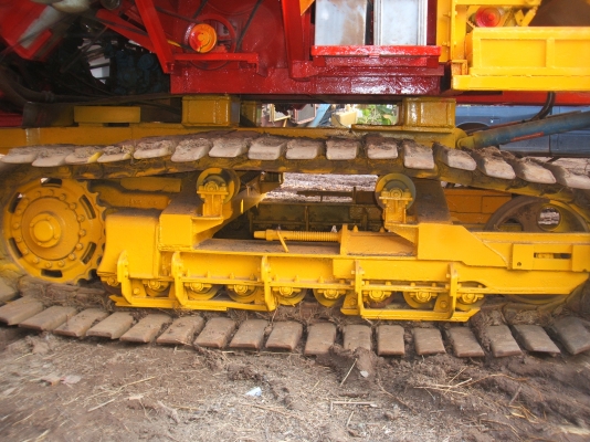 ขายด่วน รถเกี่ยวข้าวเกษตรพัฒนา อุ้มตัวเดิน 10 HT ปั้มอิมตัน 22 เครื่อง 6HH 195 แรงม้า โซ่ D2 ใหม่ ลอนเลอร์ใหม่  สภาพดีพร้อมใช้งาน  ต้องการขายเพื่อเลิกกิจการ