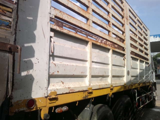 รถอิซูซุ 10 ล้อ รั้ว FVM 230 แรงม้า  ปี 50  สนใจติดต่อ 081 - 6079515