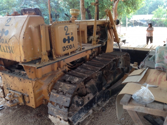 ขายรถแทรคเตอร์ถูกๆๆ KOMATSU D50A ขายรถแทรคเตอร์ถูกๆๆ KOMATSU D50A