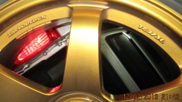 แม็ก TE37SL ขอบ 17"  พร้อมยาง  มีคู่เดียว  ขาย 3,500 บาท