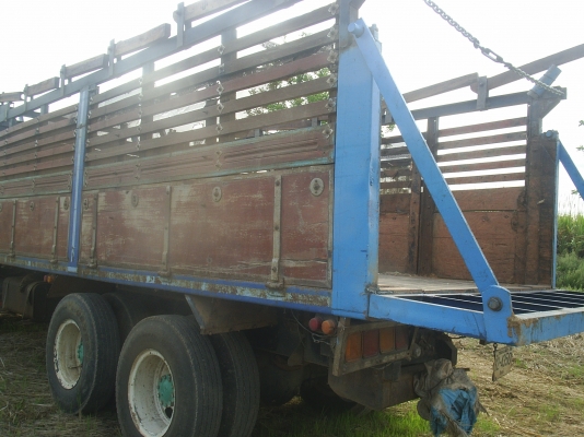 ต้องการขายกระบะดั้มพร้อมแซสซีและลูกดั้ม ต้องการขายด่วนๆเพราะร้อนเงิน