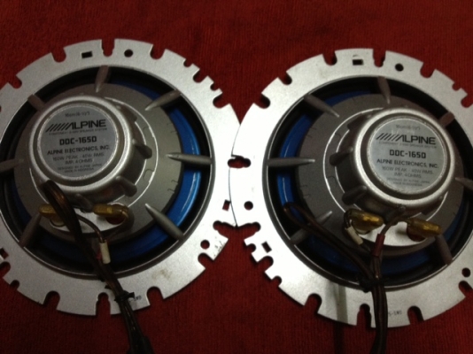 ลำโพง Alpine รุ่น DDC-1650 6 นิ้ว เสียงกลาง แม่เหล็กเหลว โครงอลูหล่อ แหลมใหญ่แบบโดม สวยงามมากกก