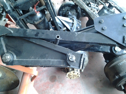 กระบอกดั้ม 4 ตัน สภาพใหม่ อุปกรณ์ครบชุด กระบอกดั้ม 4 ตัน สภาพใหม่ อุปกรณ์ครบชุด