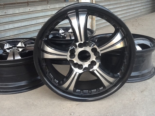 ขายแม็กขอบ17 5รู100/114 กว้าง7 ET35 สภาพสวยๆ ครบชุด4วง