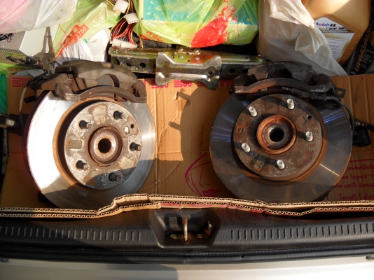 ดุมล้อ+ดิส+คาริปเปอร์  mazda 323