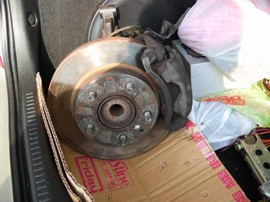 ดุมล้อ+ดิส+คาริปเปอร์  mazda 323