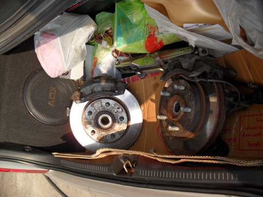 ดุมล้อ+ดิส+คาริปเปอร์  mazda 323