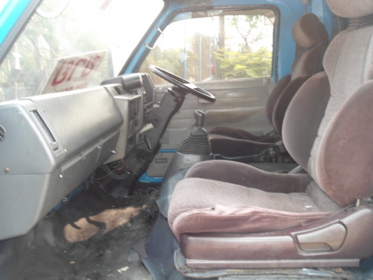 ขายรถ 6ล้อ NPR ยาว 5เมตร ยี่ห้อ Isuzu, สีฟ้า-ขาว ขายรถ 6ล้อ NPR ยาว 5เมตร ยี่ห้อ Isuzu, สีฟ้า-ขาว