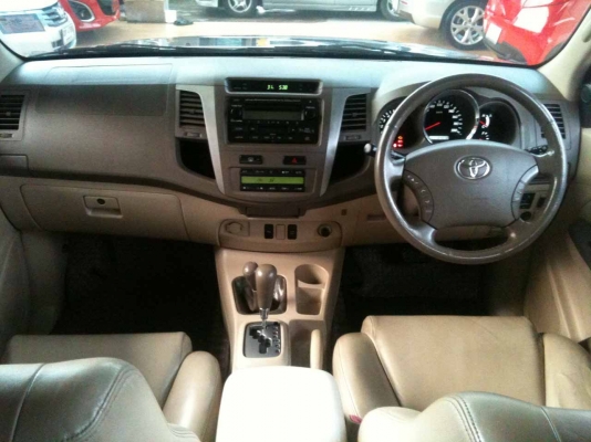 TOYOTA FORTUNER 2.7 เบนซิน ติดแก๊สแล้ว วิ่งไม่เยอะ TOYOTA FORTUNER 2.7 เบนซิน ติดแก๊สแล้ว วิ่งไม่เยอะ