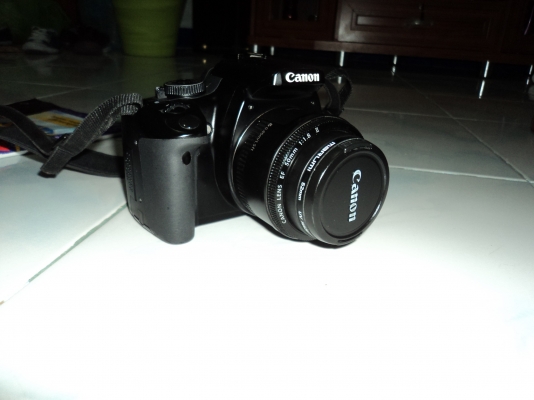 ขายกล้องเเคนนอล eos 400d พร้อมอุปกรณ์ทั้งหมดเมม4g