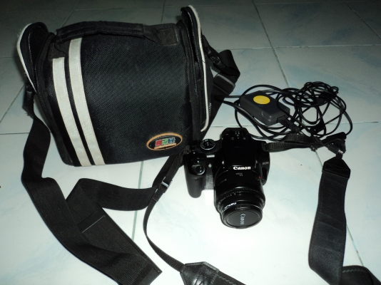 ขายกล้องเเคนนอล eos 400d พร้อมอุปกรณ์ทั้งหมดเมม4g