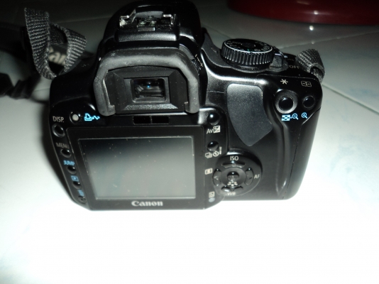 ขายกล้องเเคนนอล eos 400d พร้อมอุปกรณ์ทั้งหมดเมม4g