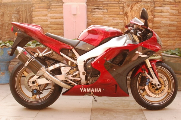 YAMAHA R1 THAILAND 1000cc พร้อมสรรพสามิตและของแต่ง สวยๆๆ