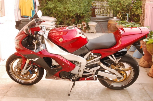 YAMAHA R1 THAILAND 1000cc พร้อมสรรพสามิตและของแต่ง สวยๆๆ