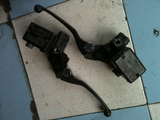 ขายอะไหล่มอไซหลายอย่างครับ ขายอะไหล่มอไซหลายอย่างครับ