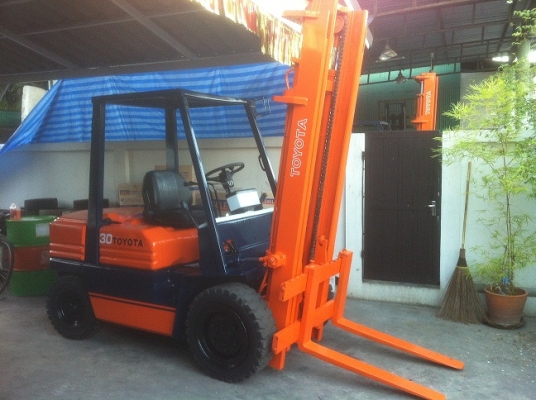 ขายเหมา ฟอล์คลิฟต์ 3.0 ตัน TOYOTA 5FD30   เสาสูง 4 เมตร และ 4.5 เมตร