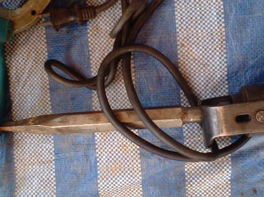 เครื่องสกัดปูนมากีตาเสื้ออะลูมิเนียม เครื่องสกัดปูนมากีตาเสื้ออะลูมิเนียม