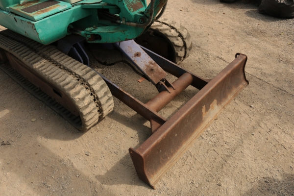 มี VDO Komatsu PC20-7 หัวเก๋ง เครื่องดำ สามสูบ ปั้มเฟือง แทรกยาง