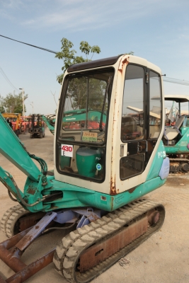 มี VDO Komatsu PC20-7 หัวเก๋ง เครื่องดำ สามสูบ ปั้มเฟือง แทรกยาง