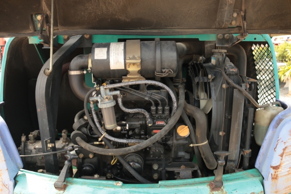 มี VDO Komatsu PC20-7 หัวเก๋ง เครื่องดำ สามสูบ ปั้มเฟือง แทรกยาง