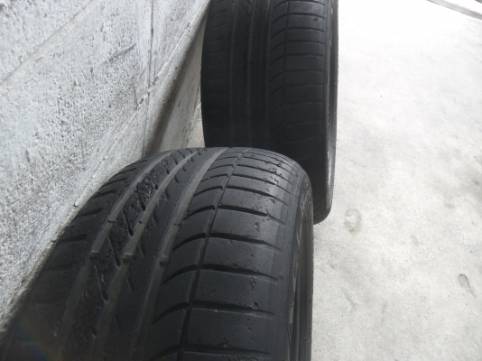 ยาง GoodYear 245/45R17ปี13 รันเฟส สวยๆ 1 คู่ ราคา 1700 บาท ยาง GoodYear 245/45R17ปี13 รันเฟส สวยๆ 1 คู่ ราคา 1700 บาท