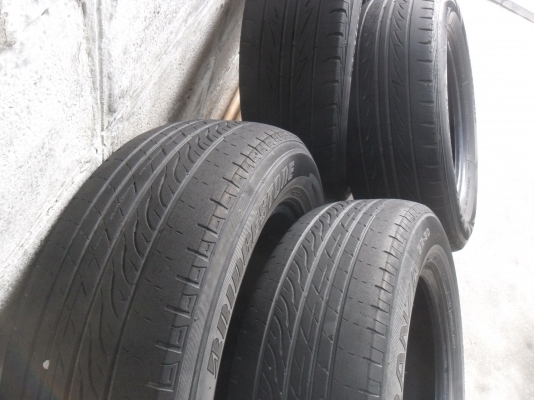 ยาง บริสโตน 205/65R15 ปี12 สวยๆ4 เส้น ราคา 2300 บาท