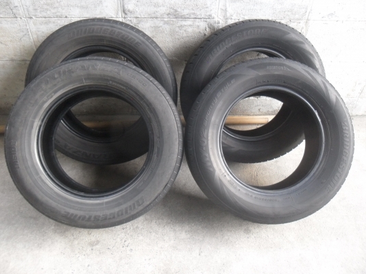 ยาง บริสโตน 205/65R15 ปี12 สวยๆ4 เส้น ราคา 2300 บาท